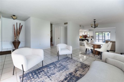 Adosado en venta en Miami, Florida, 3 dormitorios, 146.97 m2 № 1689320 - foto 26