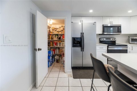 Adosado en venta en Miami, Florida, 3 dormitorios, 146.97 m2 № 1689320 - foto 8