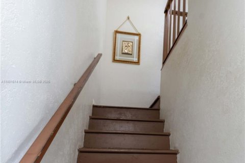 Adosado en venta en Miami, Florida, 3 dormitorios, 146.97 m2 № 1689320 - foto 12