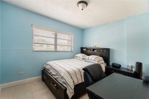 Adosado en venta en Miami, Florida, 3 dormitorios, 146.97 m2 № 1689320 - foto 18