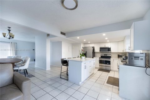 Adosado en venta en Miami, Florida, 3 dormitorios, 146.97 m2 № 1689320 - foto 7