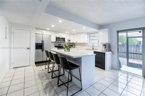 Adosado en venta en Miami, Florida, 3 dormitorios, 146.97 m2 № 1689320 - foto 6