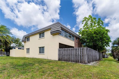 Adosado en venta en Miami, Florida, 3 dormitorios, 146.97 m2 № 1689320 - foto 25