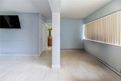 Adosado en venta en Miami, Florida, 3 dormitorios, 146.97 m2 № 1689320 - foto 24