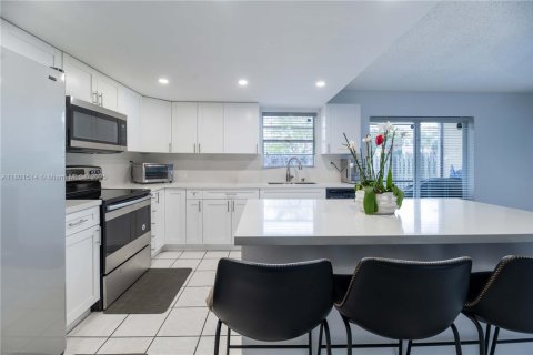 Adosado en venta en Miami, Florida, 3 dormitorios, 146.97 m2 № 1689320 - foto 10