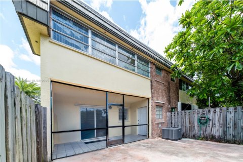 Adosado en venta en Miami, Florida, 3 dormitorios, 146.97 m2 № 1689320 - foto 20