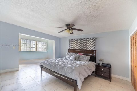 Adosado en venta en Miami, Florida, 3 dormitorios, 146.97 m2 № 1689320 - foto 17
