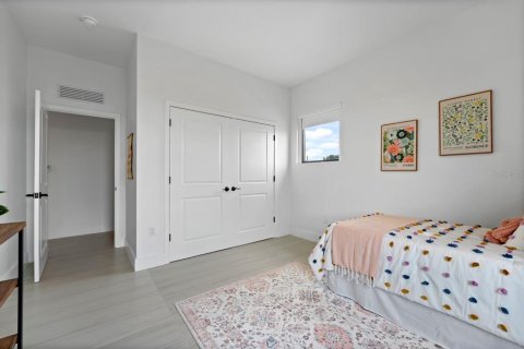 Casa en venta en Mascotte, Florida, 4 dormitorios, 202.34 m2 № 1673332 - foto 7
