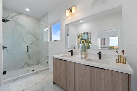 Casa en venta en Mascotte, Florida, 4 dormitorios, 202.34 m2 № 1673332 - foto 17