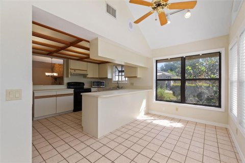 House in Winter Haven, Florida 2 bedrooms, 170.48 sq.m. № 1422368 - photo 7