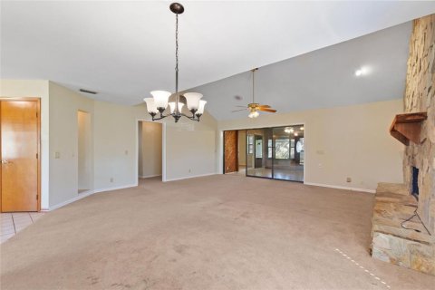 House in Winter Haven, Florida 2 bedrooms, 170.48 sq.m. № 1422368 - photo 12