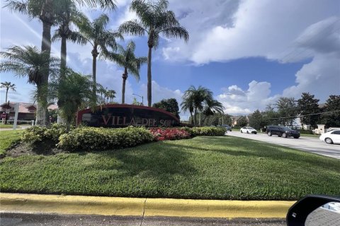 Condo in Kissimmee, Florida, 2 bedrooms  № 2203070 - photo 24