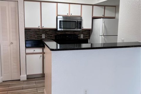 Condo in Kissimmee, Florida, 2 bedrooms  № 2203070 - photo 3