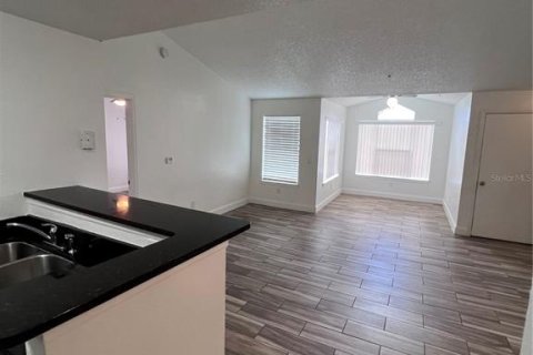 Condo in Kissimmee, Florida, 2 bedrooms  № 2203070 - photo 9