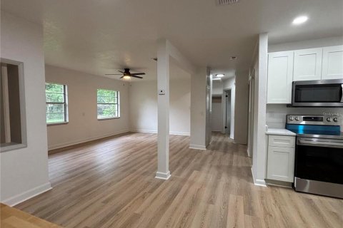 House in Lakeland, Florida 4 bedrooms, 190.26 sq.m. № 2200840 - photo 8