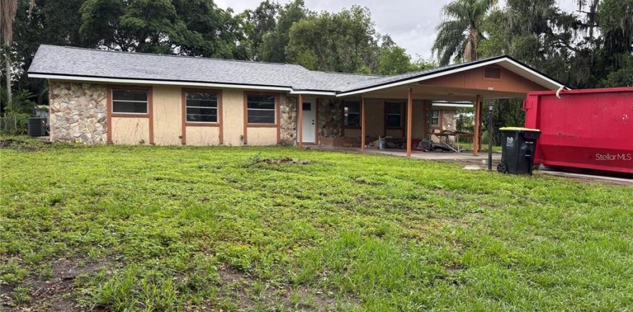 House in Lakeland, Florida 4 bedrooms, 190.26 sq.m. № 2200840