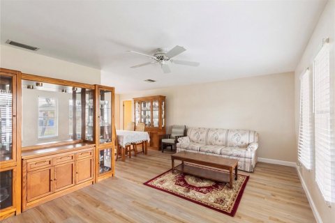 Casa en venta en Dunedin, Florida, 4 dormitorios, 182.27 m2 № 2236879 - foto 5