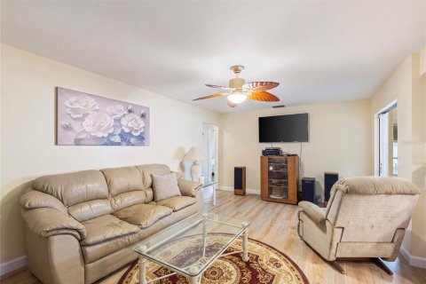 Casa en venta en Dunedin, Florida, 4 dormitorios, 182.27 m2 № 2236879 - foto 7