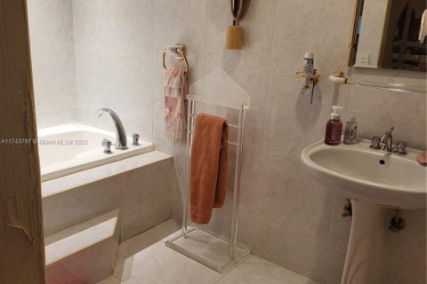 Купить виллу или дом в Хайалиа, Флорида 3 спальни, 146.32м2, № 1985116 - фото 21