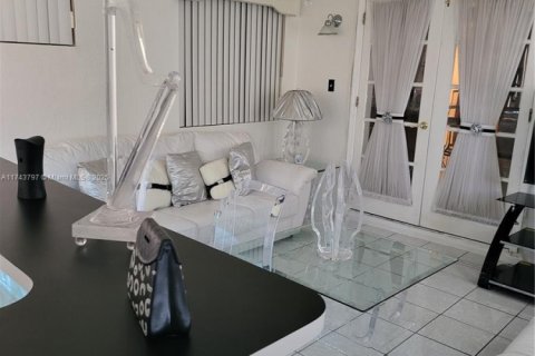 Купить виллу или дом в Хайалиа, Флорида 3 спальни, 146.32м2, № 1985116 - фото 5