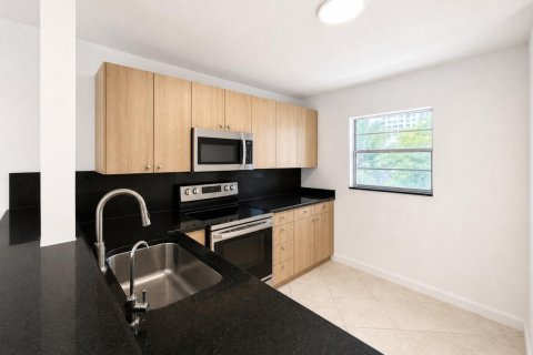 Купить кондоминиум в Помпано-Бич, Флорида 3 комнаты, 78.97м2, № 2260920 - фото 3