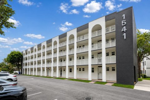 Купить кондоминиум в Помпано-Бич, Флорида 3 комнаты, 78.97м2, № 2260920 - фото 18