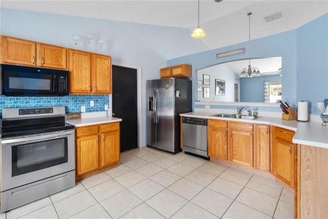 Casa en alquiler en Deltona, Florida, 3 dormitorios, 129.69 m2 № 1898835 - foto 5