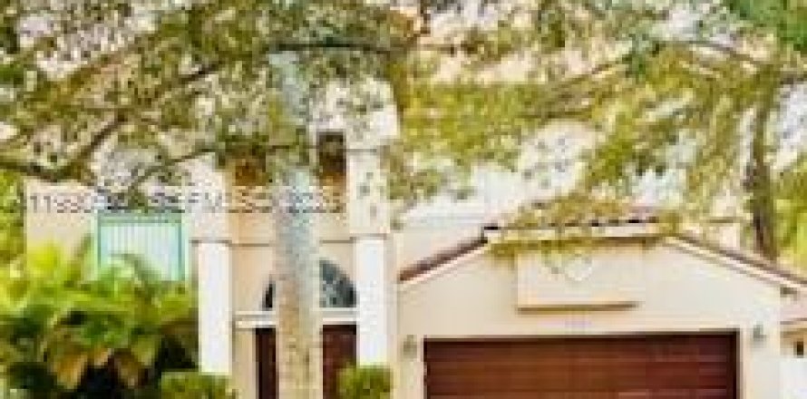 Casa en Pembroke Pines, Florida 5 dormitorios, 293.11 m2 № 2057573