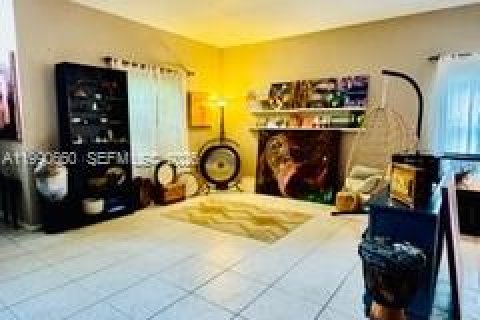 Casa en venta en Pembroke Pines, Florida, 5 dormitorios, 293.11 m2 № 2057573 - foto 5