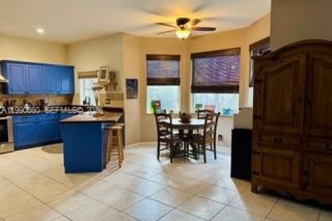 Casa en venta en Pembroke Pines, Florida, 5 dormitorios, 293.11 m2 № 2057573 - foto 26