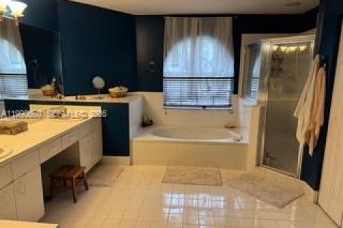 Casa en venta en Pembroke Pines, Florida, 5 dormitorios, 293.11 m2 № 2057573 - foto 21