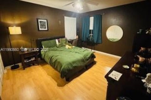 Casa en venta en Pembroke Pines, Florida, 5 dormitorios, 293.11 m2 № 2057573 - foto 22