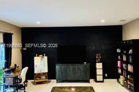 Casa en venta en Pembroke Pines, Florida, 5 dormitorios, 293.11 m2 № 2057573 - foto 13