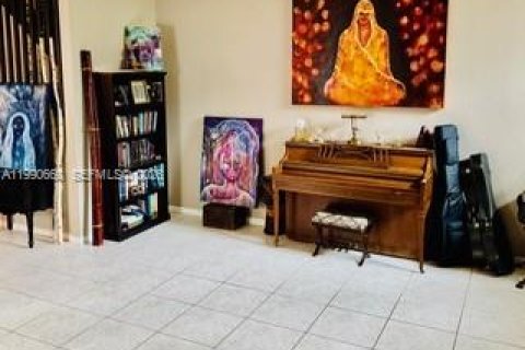 Casa en venta en Pembroke Pines, Florida, 5 dormitorios, 293.11 m2 № 2057573 - foto 12