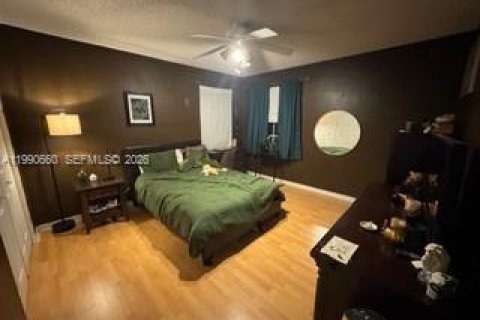 Casa en venta en Pembroke Pines, Florida, 5 dormitorios, 293.11 m2 № 2057573 - foto 23