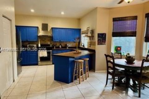 Casa en venta en Pembroke Pines, Florida, 5 dormitorios, 293.11 m2 № 2057573 - foto 28