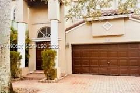 Casa en venta en Pembroke Pines, Florida, 5 dormitorios, 293.11 m2 № 2057573 - foto 2