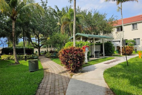 Townhouse in Miami Gardens, Florida 4 bedrooms, 157.38 sq.m. № 1990434 - photo 16