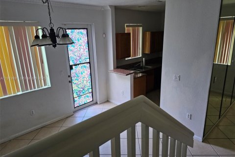 Townhouse in Miami Gardens, Florida 4 bedrooms, 157.38 sq.m. № 1990434 - photo 5
