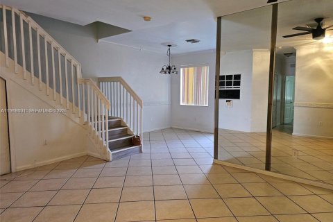 Townhouse in Miami Gardens, Florida 4 bedrooms, 157.38 sq.m. № 1990434 - photo 20