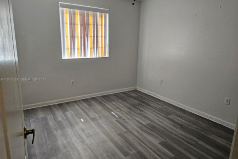 Townhouse in Miami Gardens, Florida 4 bedrooms, 157.38 sq.m. № 1990434 - photo 28