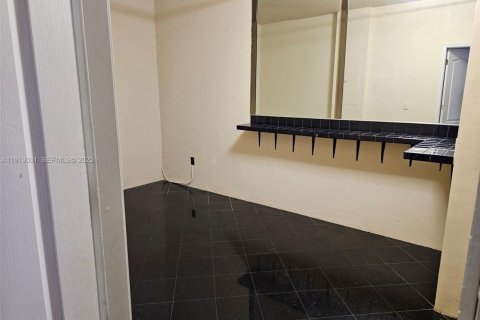 Townhouse in Miami Gardens, Florida 4 bedrooms, 157.38 sq.m. № 1990434 - photo 1