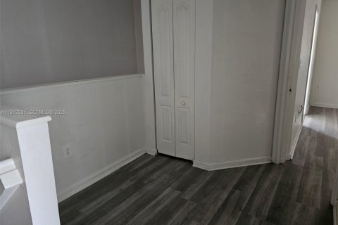 Townhouse in Miami Gardens, Florida 4 bedrooms, 157.38 sq.m. № 1990434 - photo 9