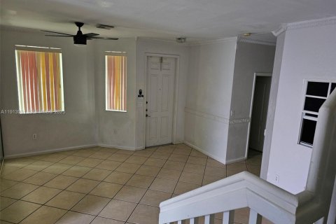 Townhouse in Miami Gardens, Florida 4 bedrooms, 157.38 sq.m. № 1990434 - photo 12