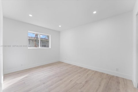 Villa ou maison à vendre à Sunrise, Floride: 4 chambres, 171.13 m2 № 2024687 - photo 18