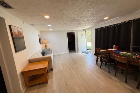 Casa en venta en Gainesville, Florida, 6 dormitorios, 231.88 m2 № 1851469 - foto 18
