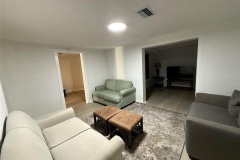 Casa en venta en Gainesville, Florida, 6 dormitorios, 231.88 m2 № 1851469 - foto 4