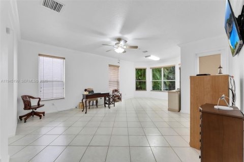 Casa en venta en Miramar, Florida, 4 dormitorios, 332.5 m2 № 2001764 - foto 21