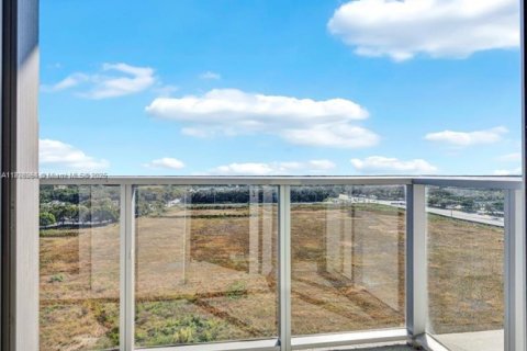 Купить кондоминиум в Санрайз, Флорида 2 спальни, 85.47м2, № 1923773 - фото 23