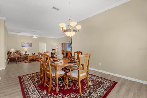 House in The Villages, Florida 3 bedrooms, 179.86 sq.m. № 1585949 - photo 3